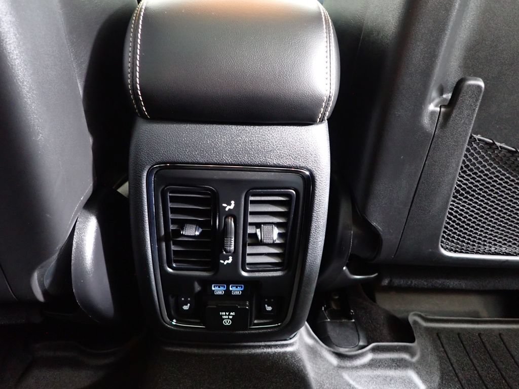 Used 2017 Jeep Grand Cherokee Limited w/ Luxury Group II AWD/4WD image 37
