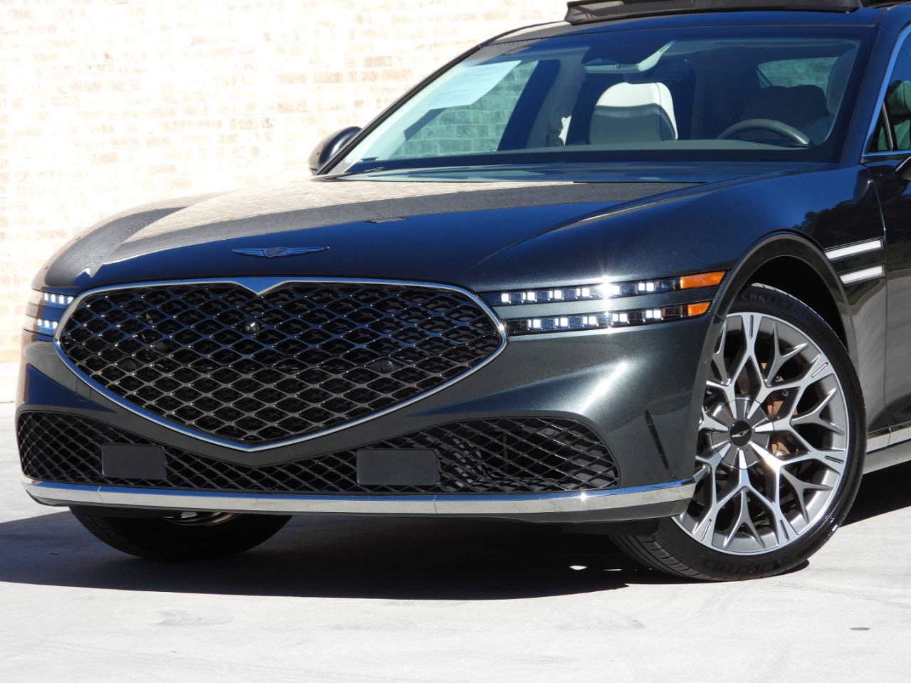 Used 2023 Genesis G90 3.5T AWD/4WD image 4