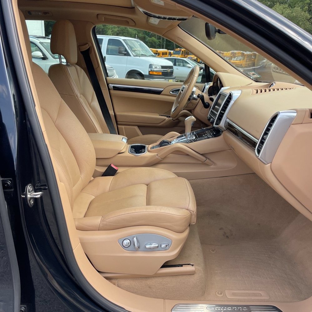 Used 2016 Porsche Cayenne AWD/4WD image 13