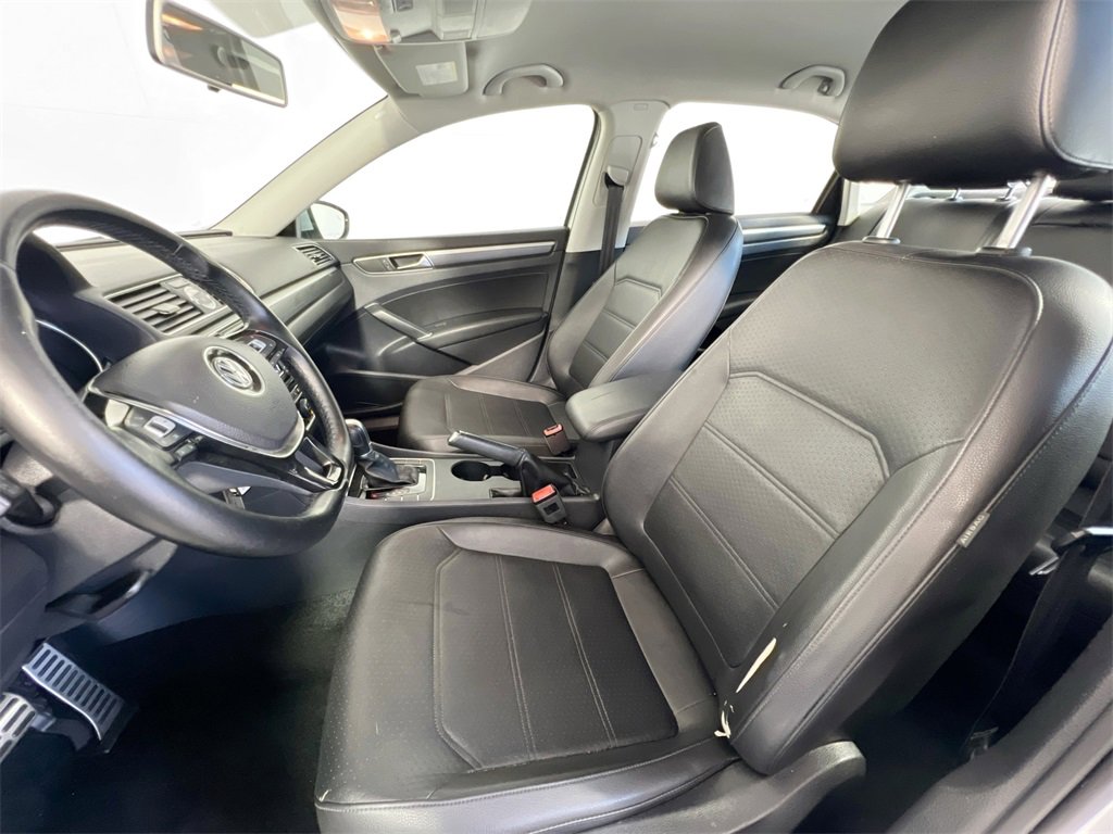 Used 2017 Volkswagen Passat 1.8T R-Line image 19