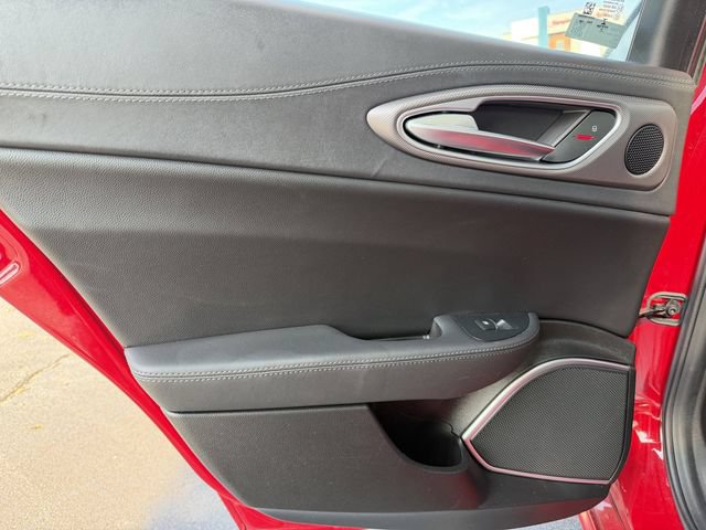 Used 2022 Alfa Romeo Giulia Veloce AWD/4WD image 25