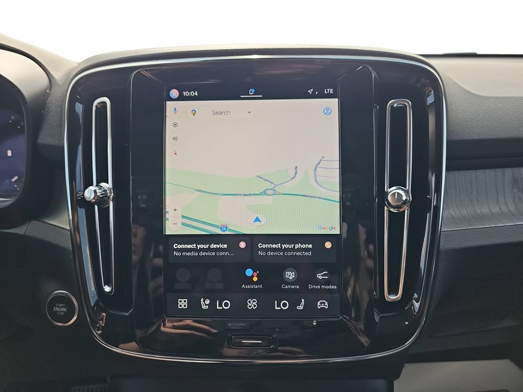 Used 2025 Volvo XC40 B5 Plus AWD/4WD image 22