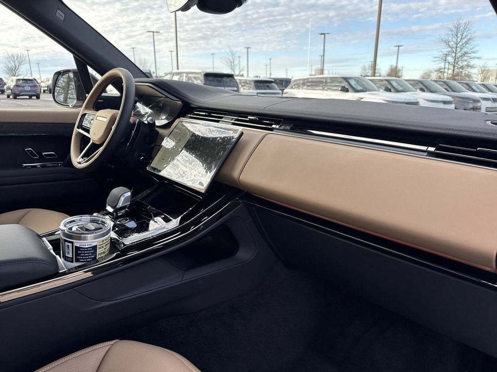 New 2025 Land Rover Range Rover Sport Dynamic SE AWD/4WD image 24