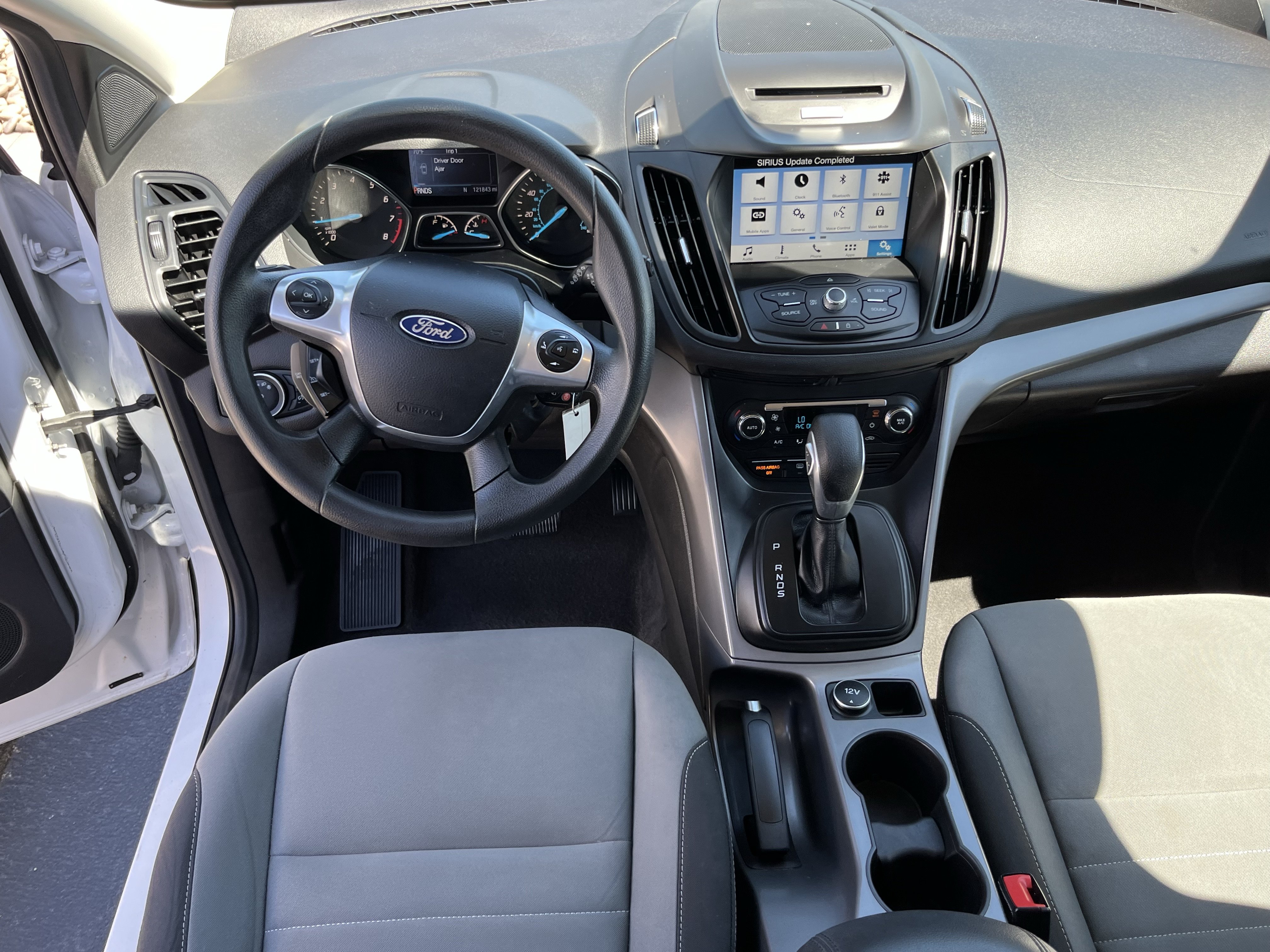 Used 2016 Ford Escape SE w/ Equipment Group 201A FWD image 8