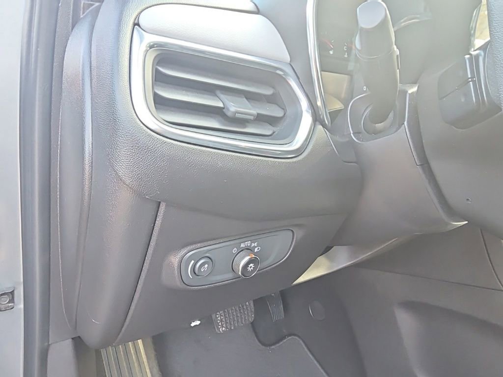 Used 2023 Chevrolet Equinox LS image 14