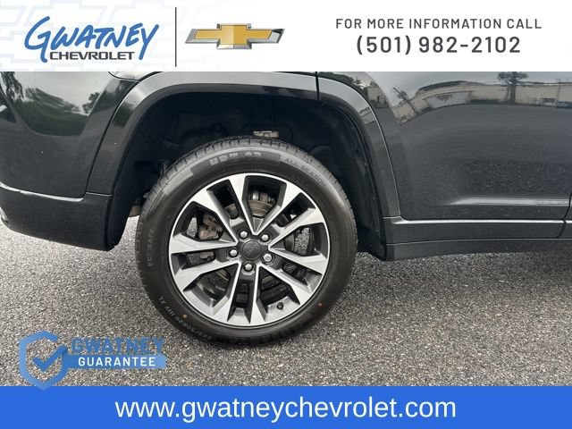 Used 2023 Jeep Grand Cherokee Overland w/ Luxury Tech Group IV AWD/4WD image 11