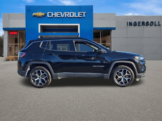 Used 2025 Jeep Compass Limited AWD/4WD image 26