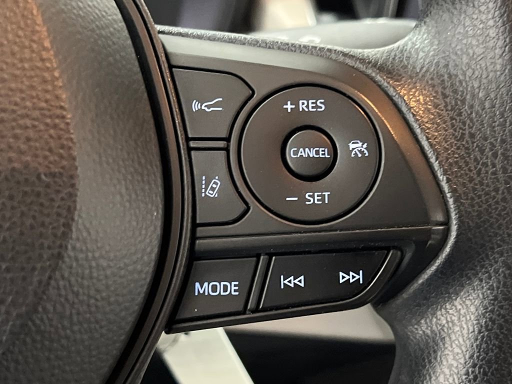Used 2020 Toyota Corolla L image 34