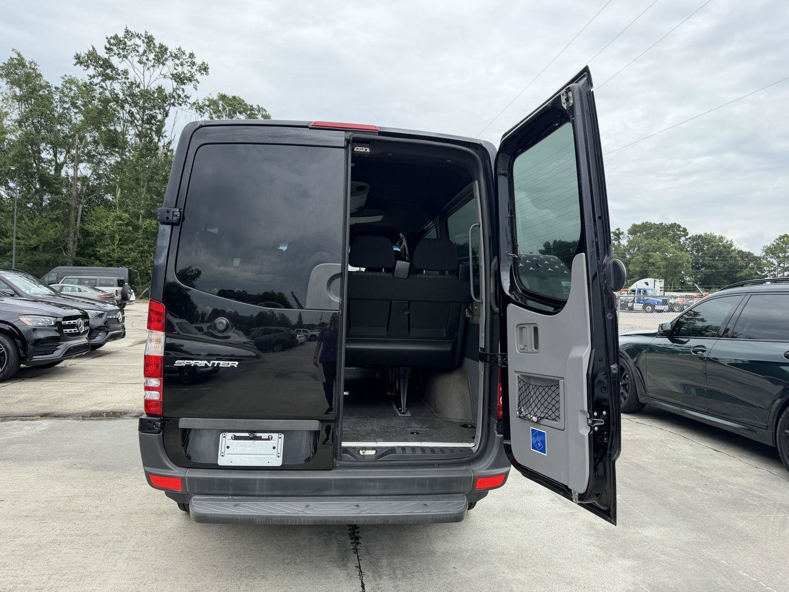 Used 2016 Mercedes-Benz Sprinter 2500 image 22