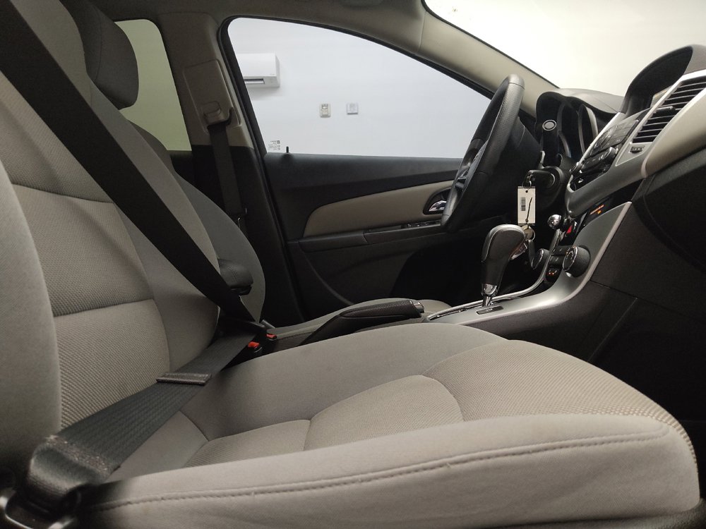 Used 2016 Chevrolet Cruze LT w/ Enhanced Safety Package FWD image 21