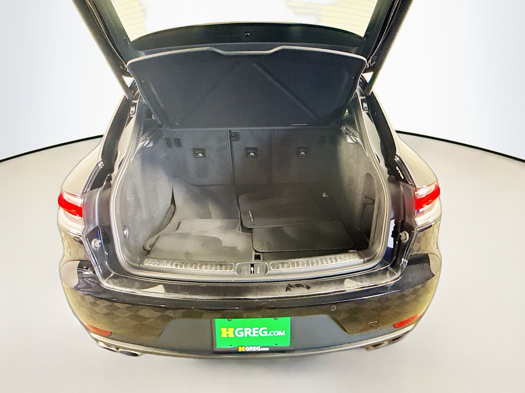 Used 2021 Porsche Macan S image 34