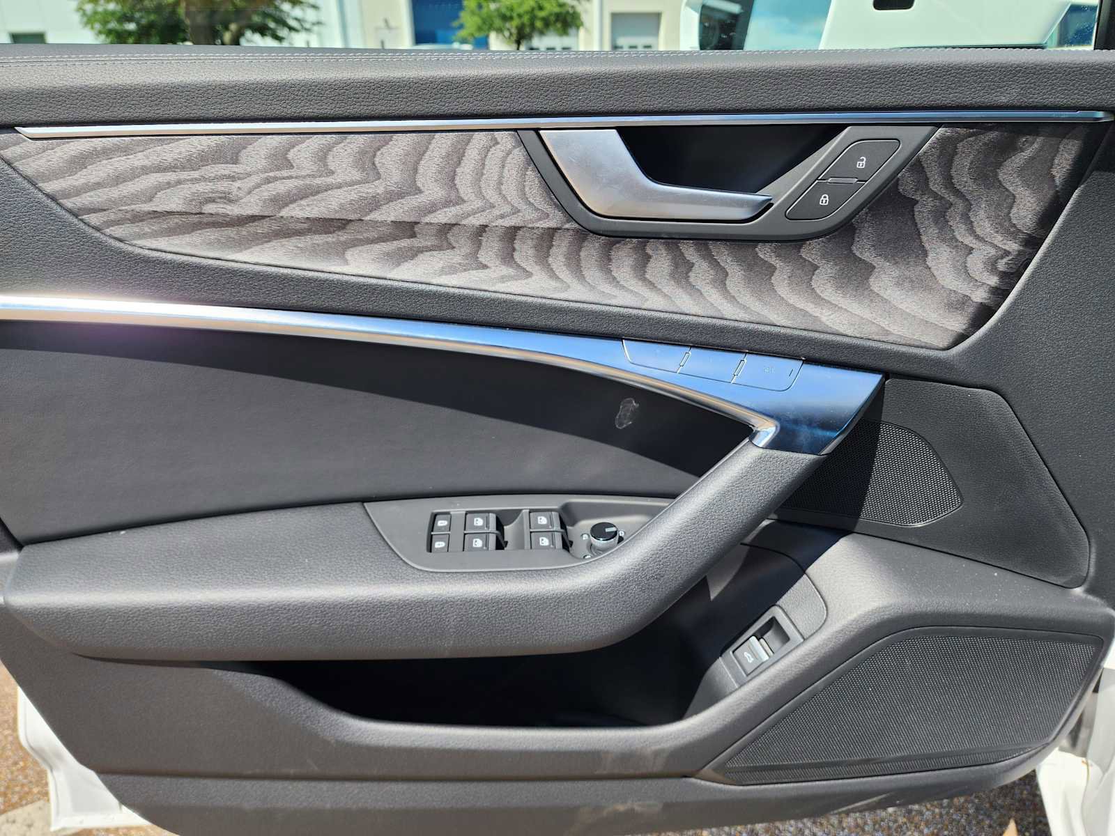 Used 2025 Audi A6 2.0T Premium image 11