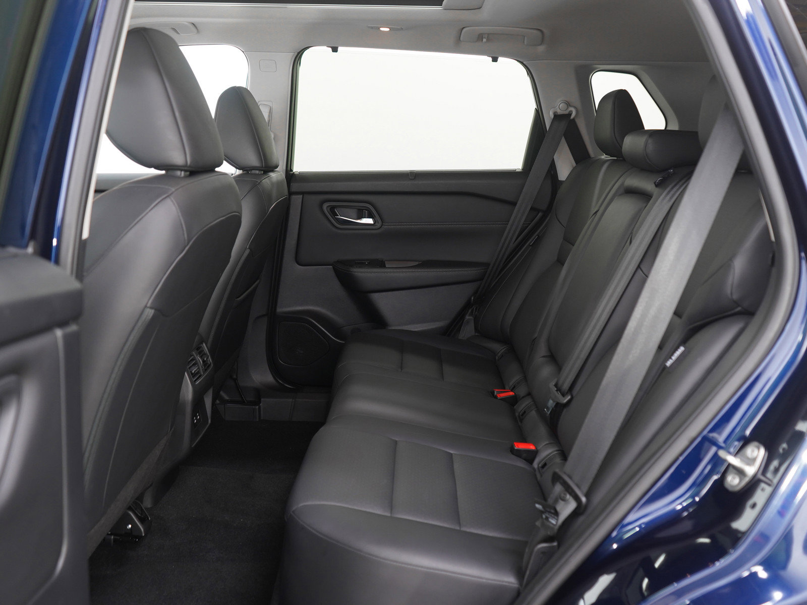 Used 2024 Nissan Rogue SV w/ SV Premium Package image 20