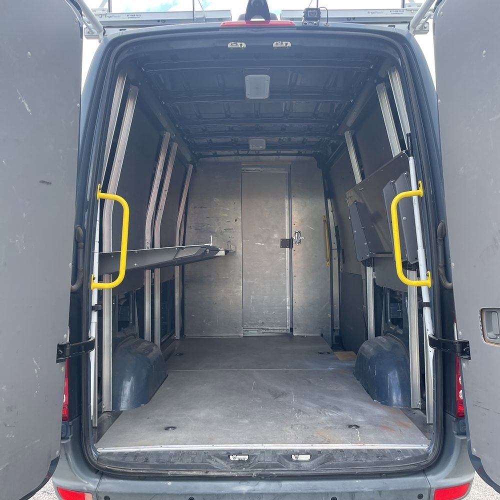 Used 2018 Mercedes-Benz Sprinter 2500 image 11