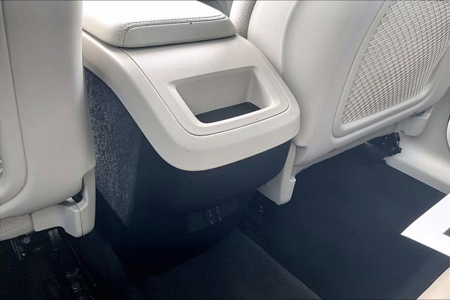 Used 2023 Volvo XC60 B5 Plus image 10