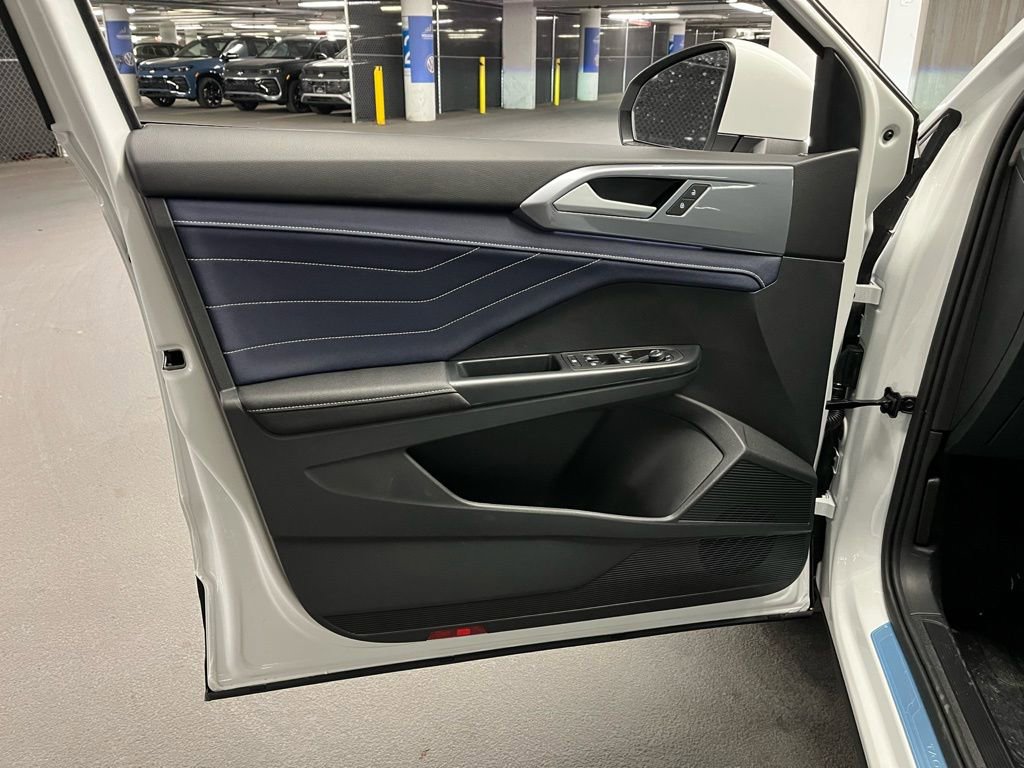 New 2026 Volkswagen Taos SEL image 18