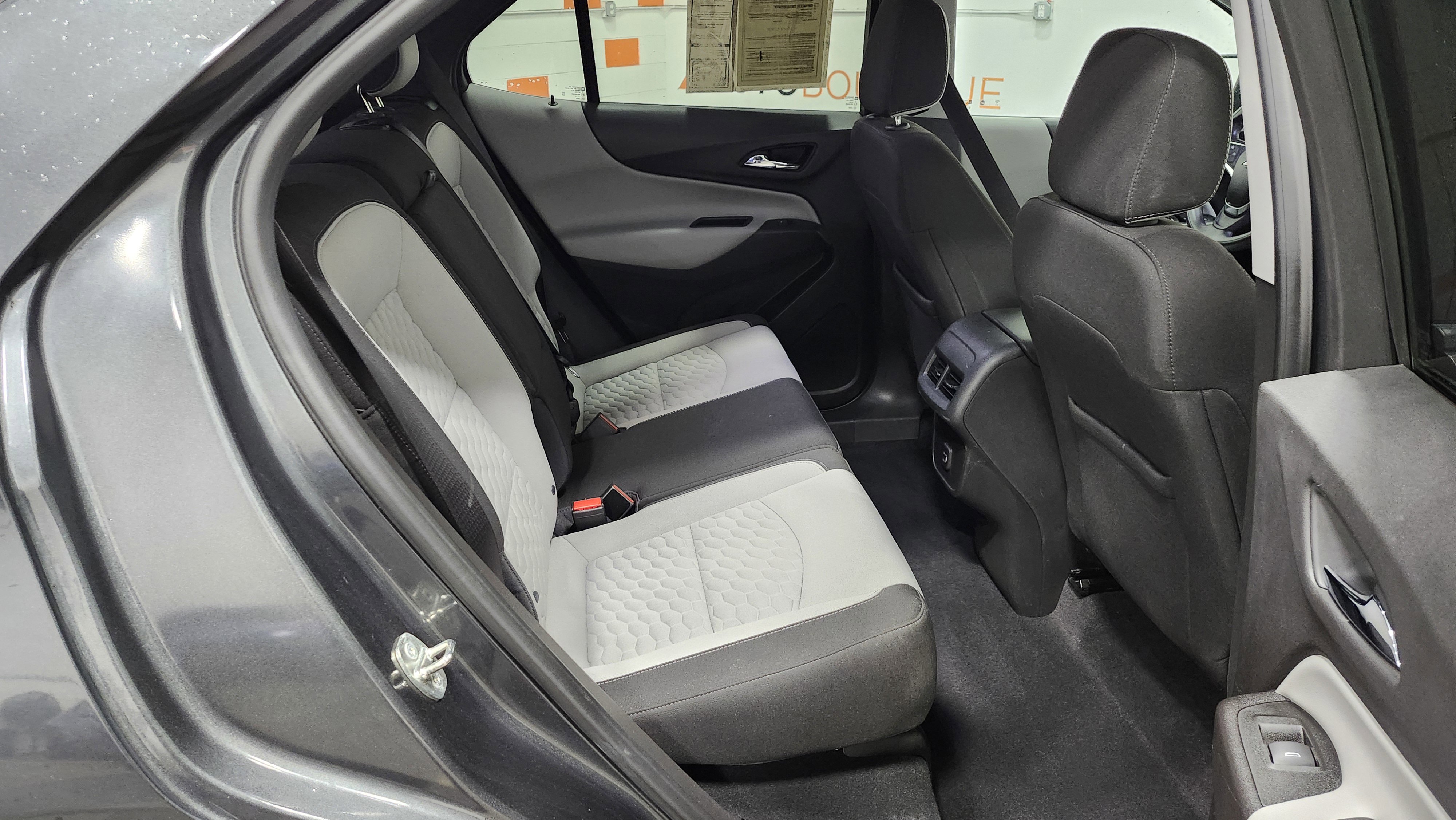 Used 2019 Chevrolet Equinox LS w/ LS Convenience Package image 18