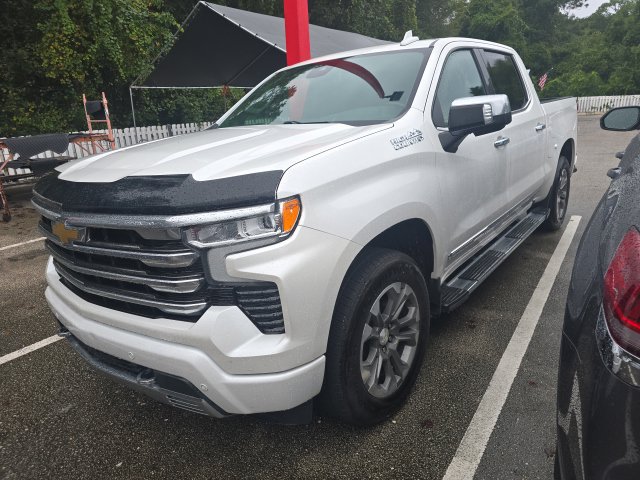 Used 2023 Chevrolet Silverado 1500 High Country w/ Z71 Off-Road Package AWD/4WD image 2