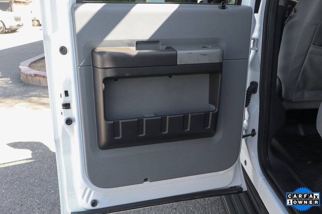 Used 2016 Ford F550 4x4 Crew Cab Super Duty image 31