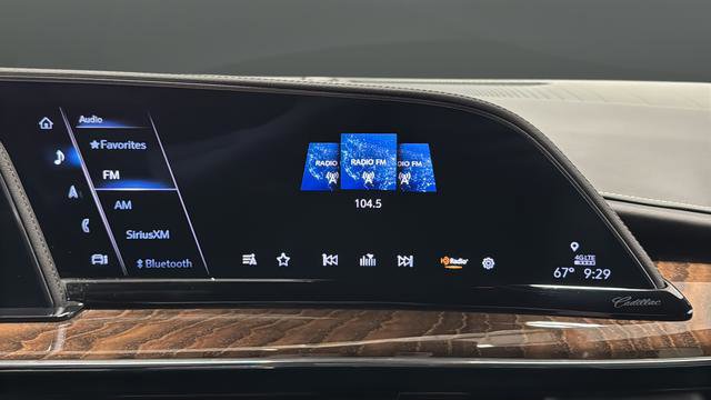 Used 2022 Cadillac Escalade Sport Platinum w/ LPO, ONYX Package AWD/4WD image 30