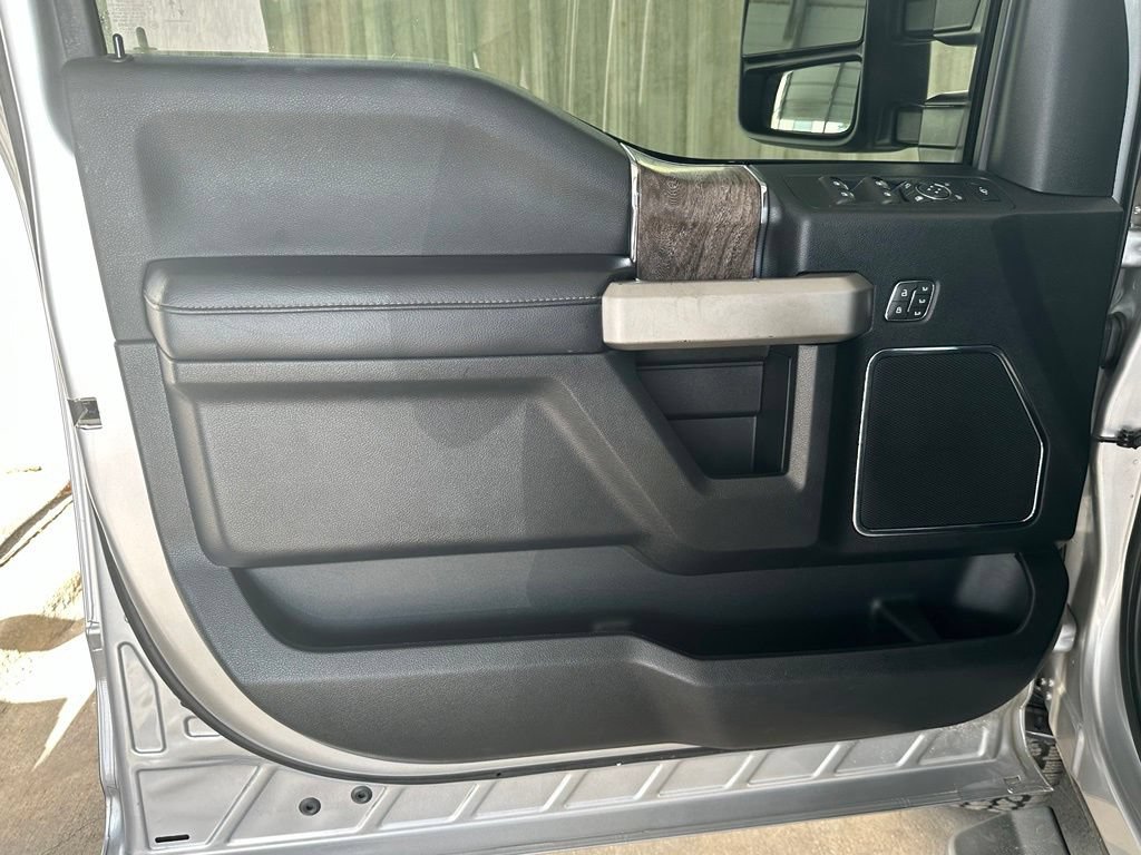 Used 2019 Ford F350 Lariat w/ Lariat Ultimate Package AWD/4WD image 12
