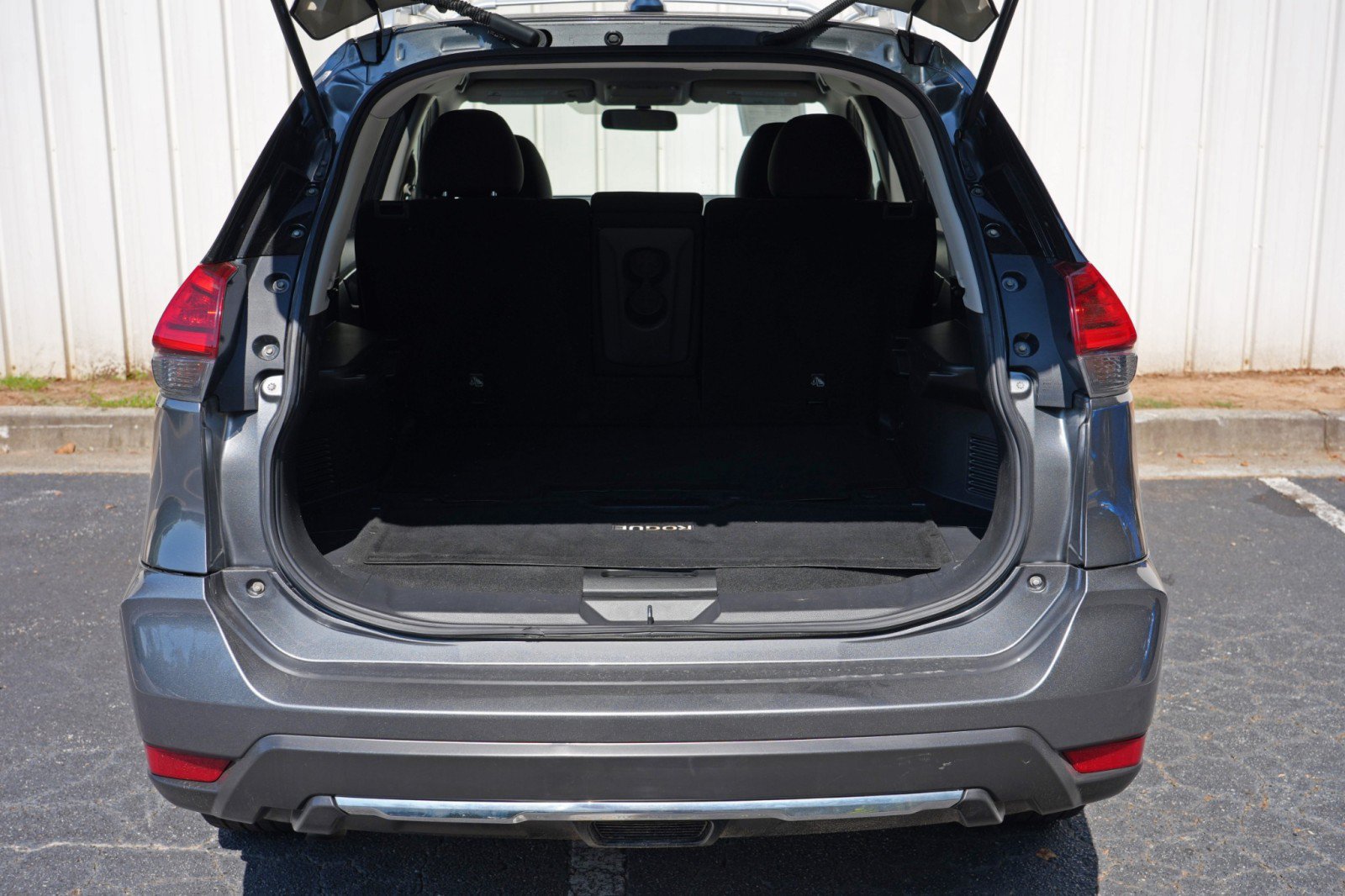 Used 2017 Nissan Rogue SV FWD image 9