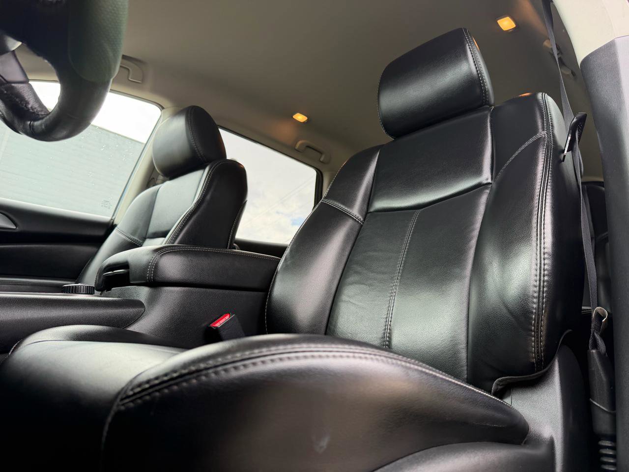 Used 2018 Nissan Pathfinder SL w/ Midnight Edition Package image 12