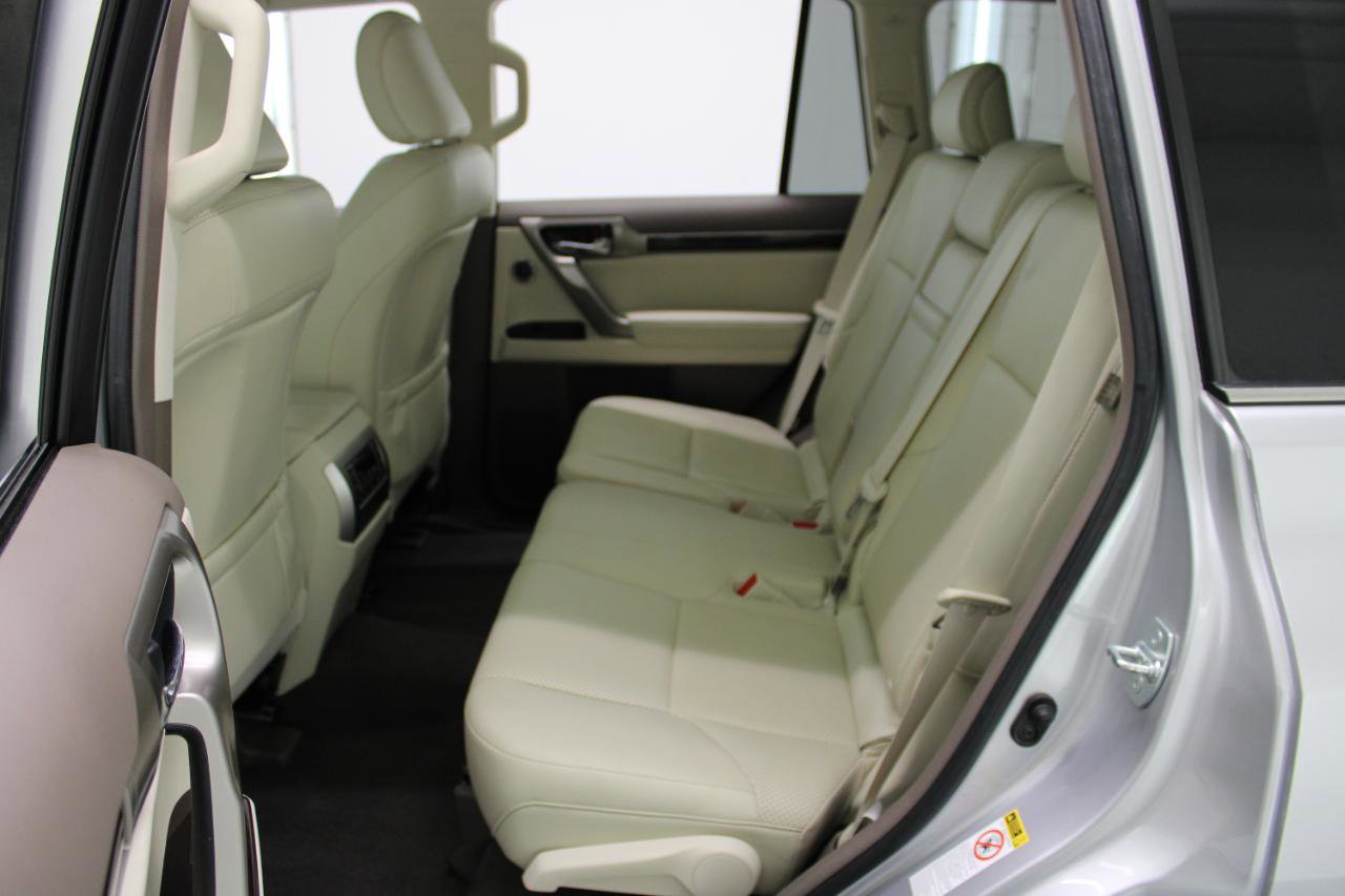 Used 2018 Lexus GX 460 Luxury w/ Preferred Accessory Package image 37