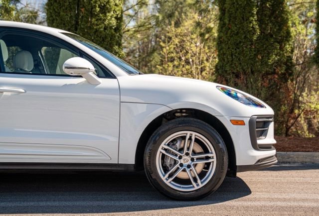 Used 2024 Porsche Macan T w/ Premium Plus Package image 12