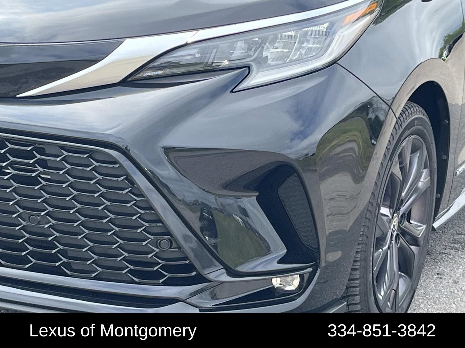 Used 2021 Toyota Sienna XSE image 8