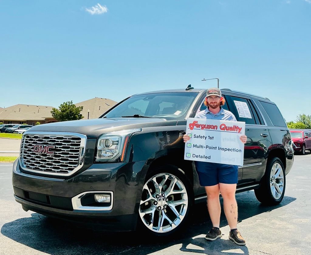 Used 2019 GMC Yukon Denali w/ Denali Ultimate Package AWD/4WD image 1