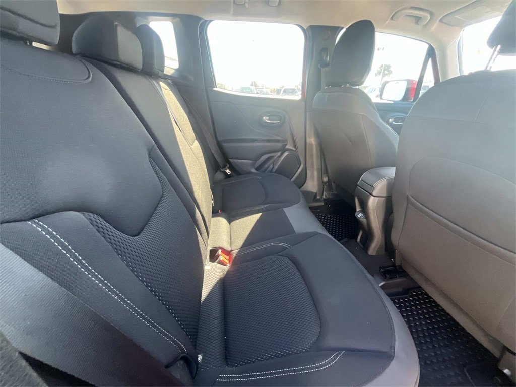 Used 2022 Jeep Renegade Latitude image 16