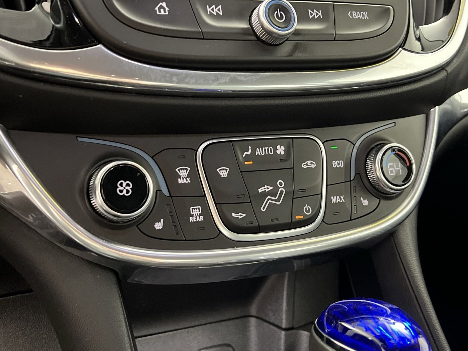 Used 2017 Chevrolet Volt Premier w/ Driver Confidence II Package image 21