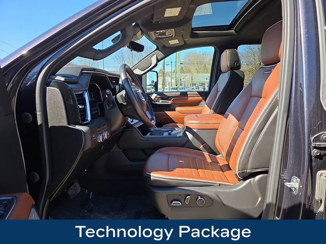 Used 2024 GMC Sierra 3500 Denali Ultimate AWD/4WD image 2