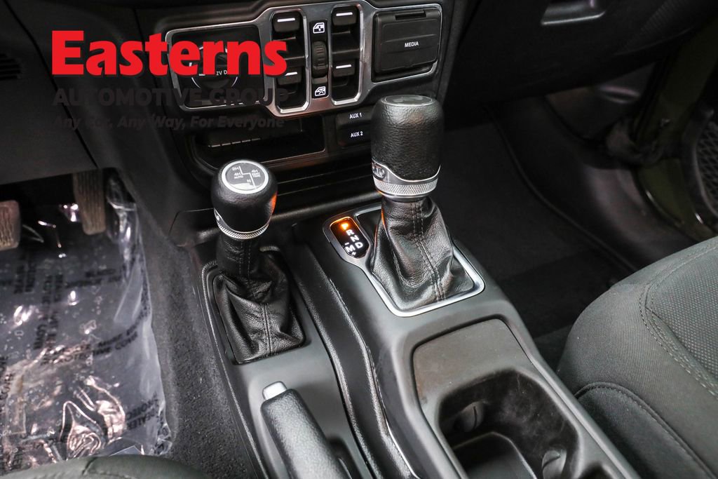 Used 2023 Jeep Wrangler Unlimited w/ Cold Weather Group image 13