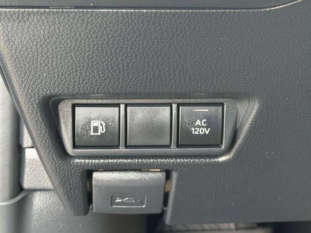 Used 2025 Toyota Prius Plug-In Hybrid image 19