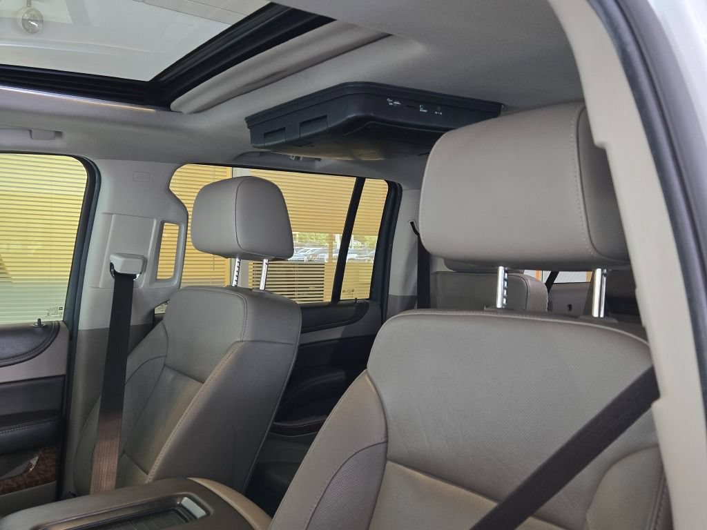 Certified 2018 Chevrolet Suburban Premier AWD/4WD image 27