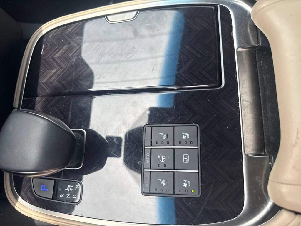 Used 2023 Lexus LS 500 w/ Interior Upgrade Package RWD image 17