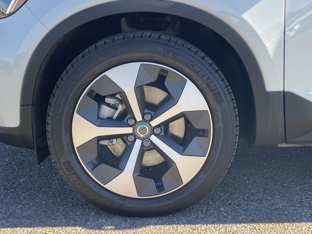 Certified 2025 Volvo XC40 B5 Core w/ Protection Package Premier image 11