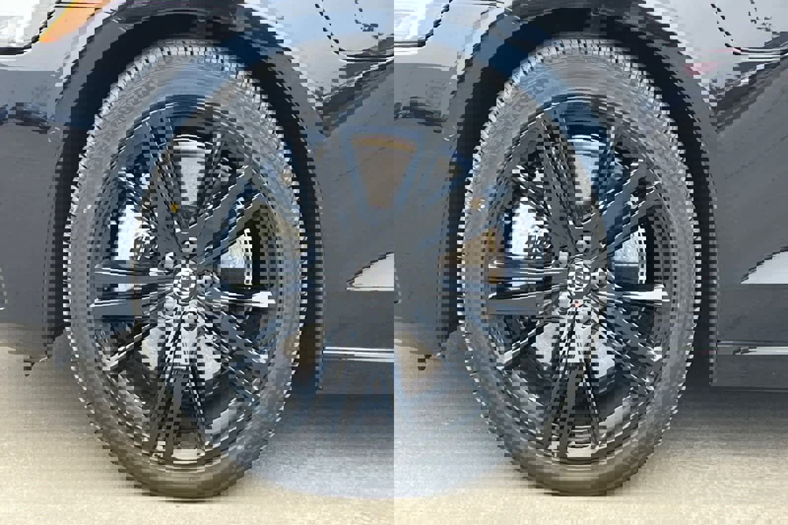 Used 2022 Volvo S60 T8 R-Design w/ Advanced Package image 26