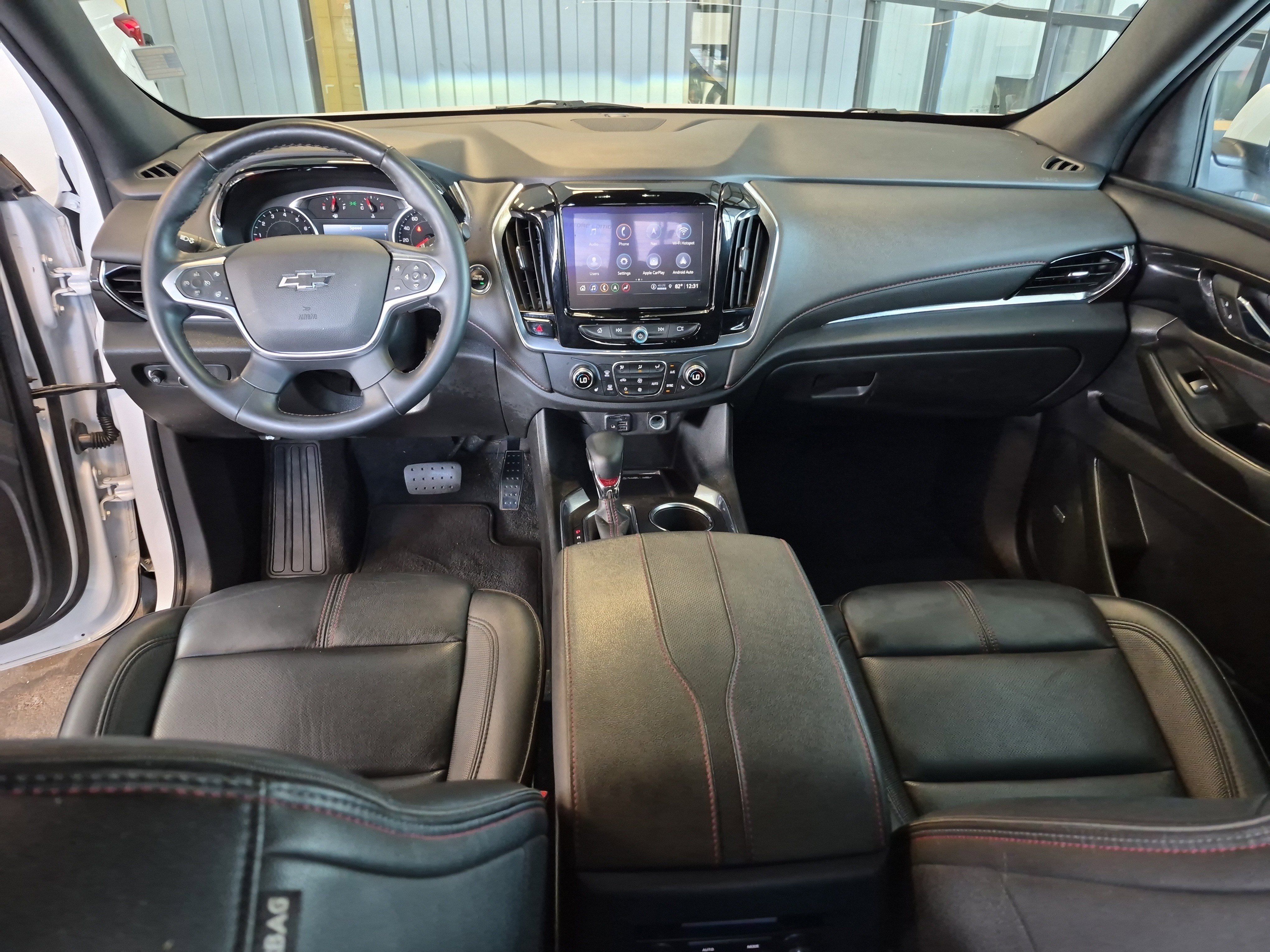 Used 2023 Chevrolet Traverse RS image 21
