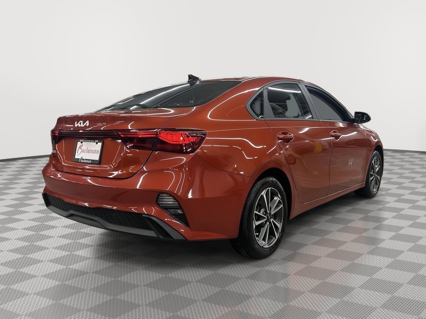 Used 2023 Kia Forte LXS w/ LXS Technology Package image 4
