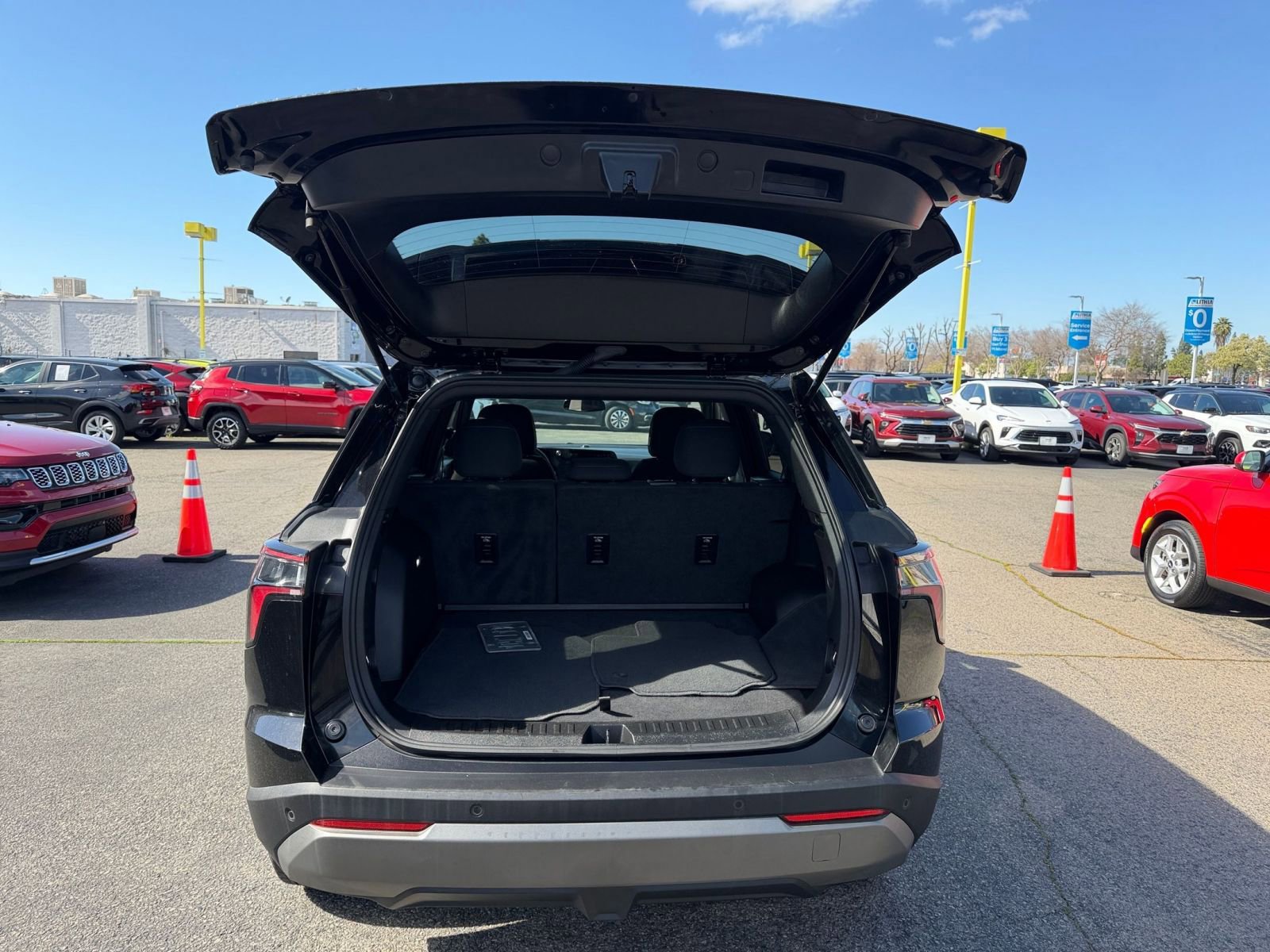 Used 2025 Chevrolet Equinox LT image 31