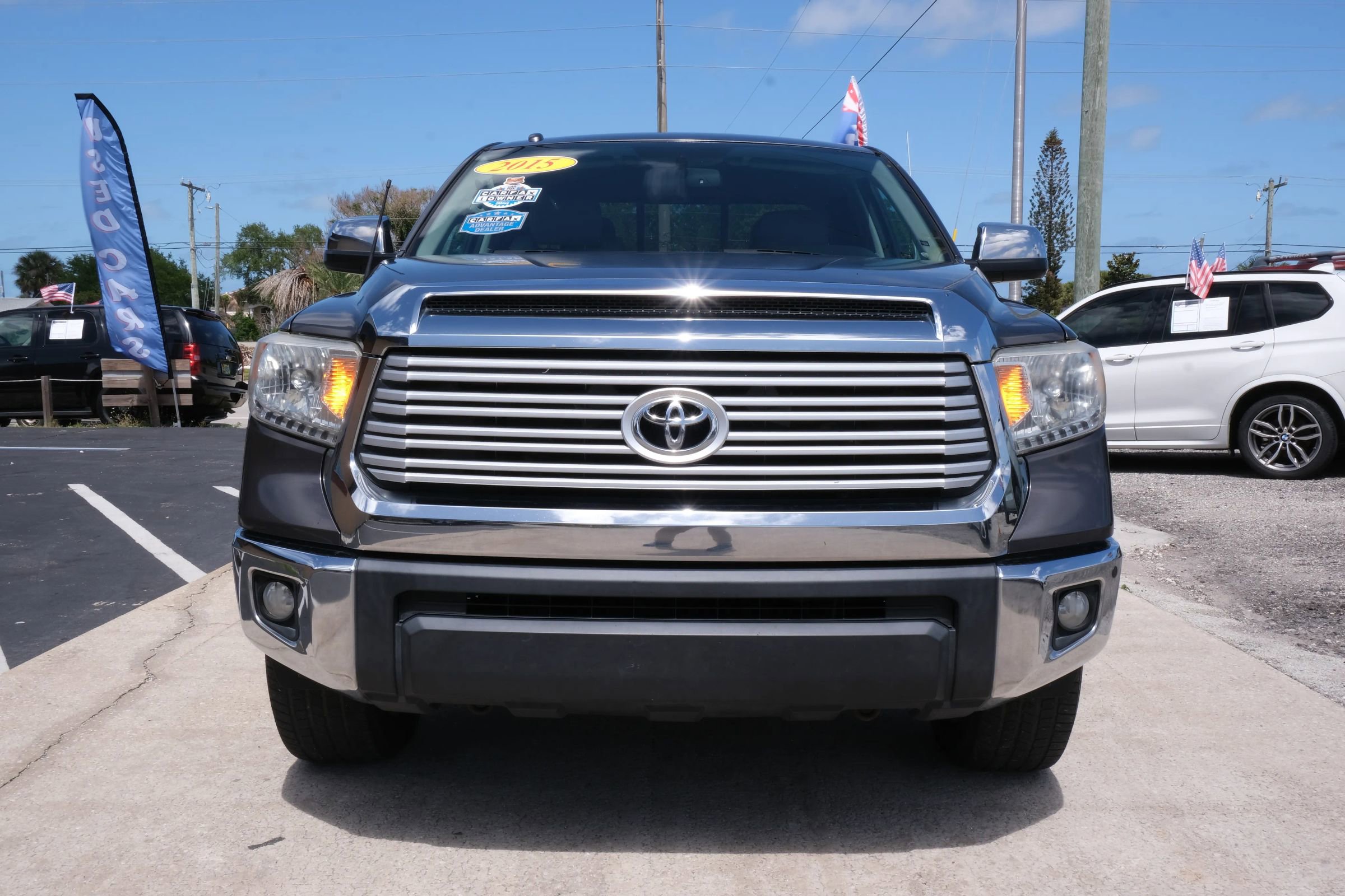 Used 2015 Toyota Tundra Limited w/ Limited Premium Package RWD image 2