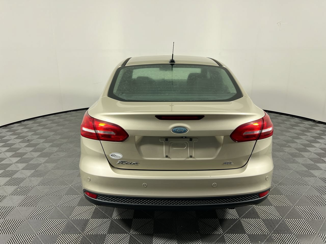 Used 2017 Ford Focus SEL FWD image 4