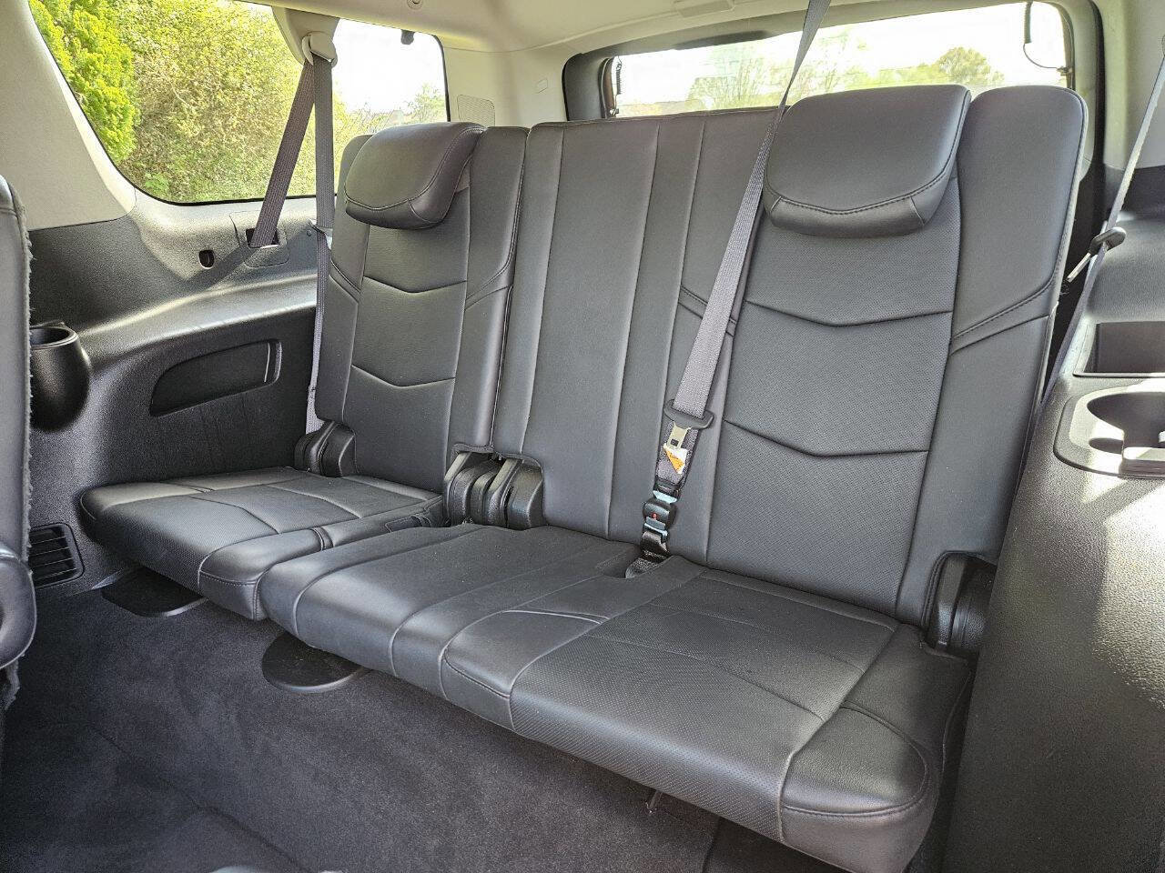 Used 2019 Cadillac Escalade ESV 4WD image 14