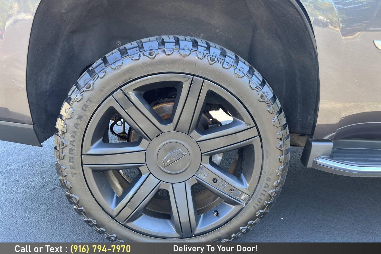 Used 2016 Cadillac Escalade Luxury AWD/4WD image 10