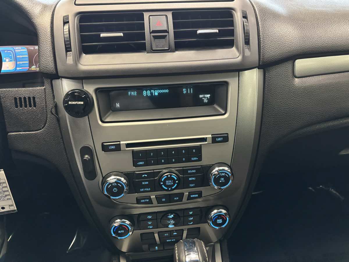 Used 2010 Ford Fusion Hybrid FWD image 15