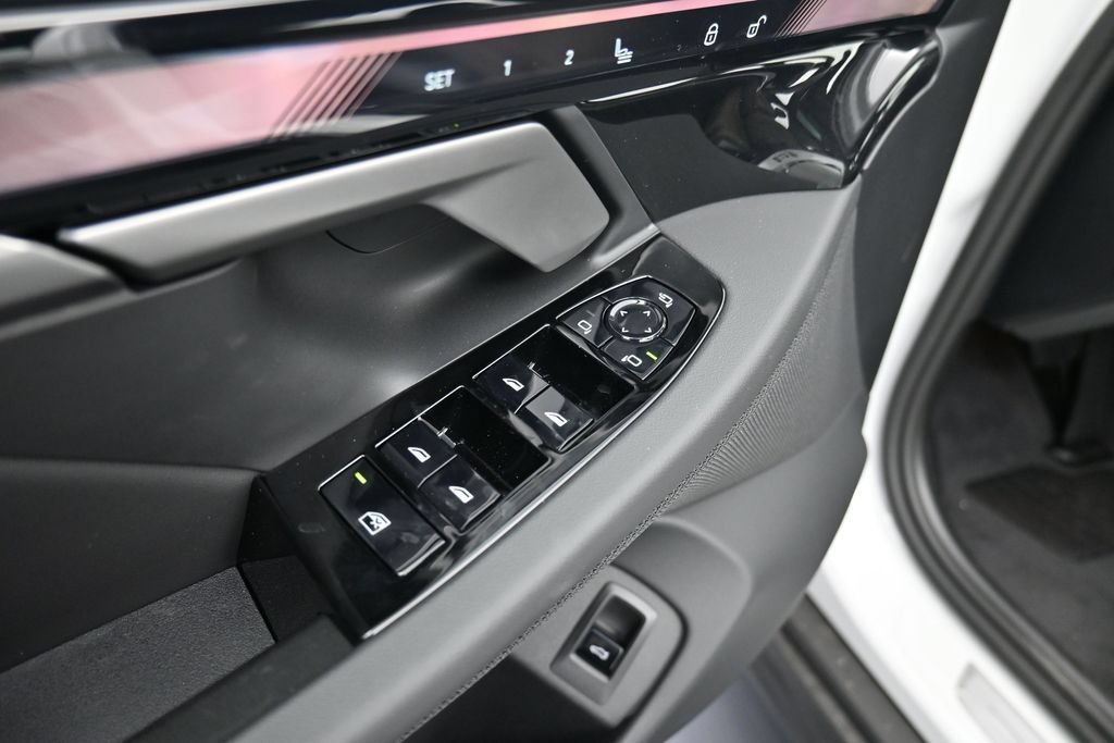 New 2027 BMW 530i xDrive w/ Premium Package AWD/4WD image 9
