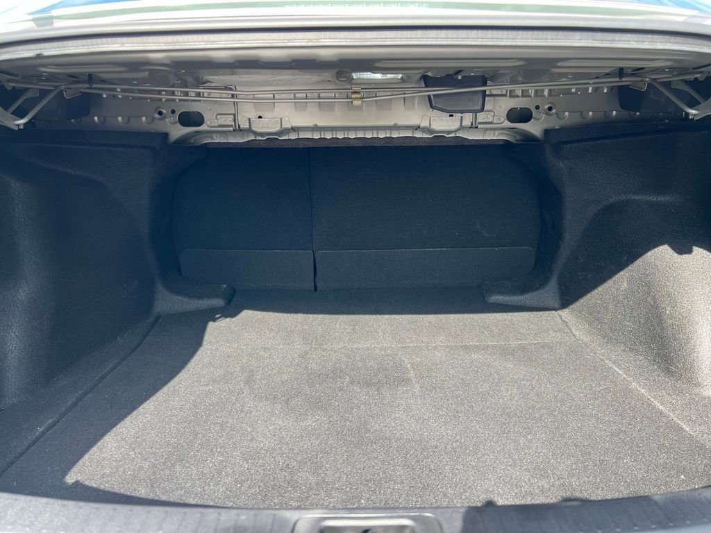 Used 2022 Toyota Corolla LE FWD image 17